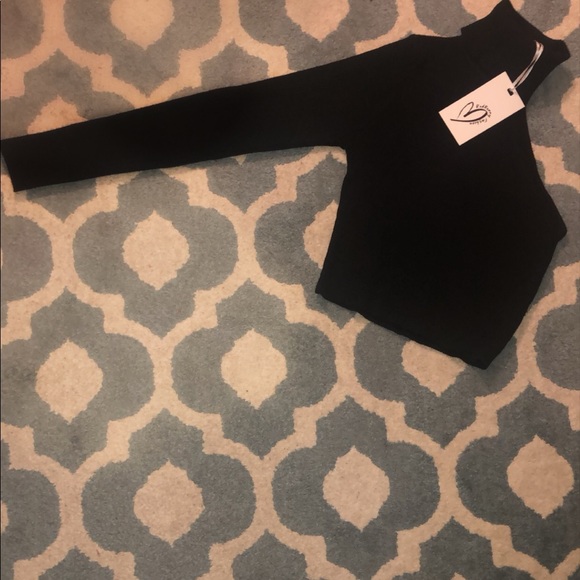 🎉🎉🎉 SOLD 🎉🎉🎉 VergeGirl Downtown Style Knit - Picture 4 of 4